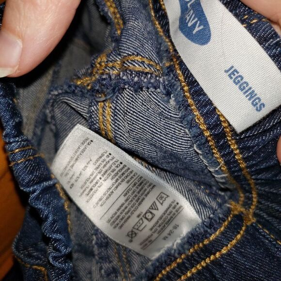 OLD NAVY JEGGING JEANS 18-24 MONTHS - Picture 3 of 3